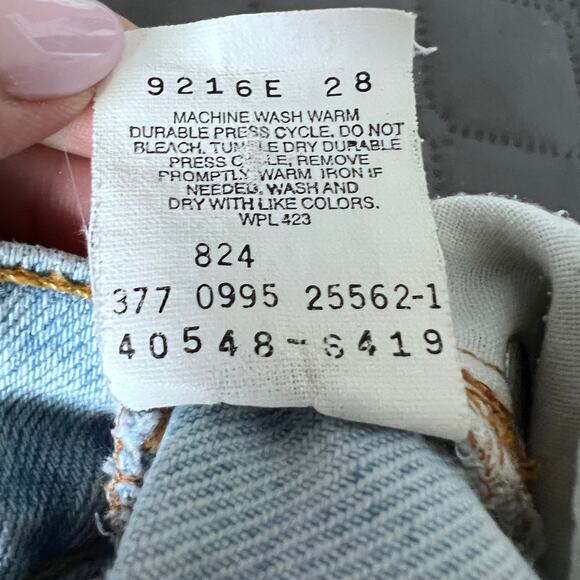 VTG Levi’s 540 Relaxed Fit Jeans Men’s 42x30 Light Wash Denim Wrinkle Free - Picture 4 of 16